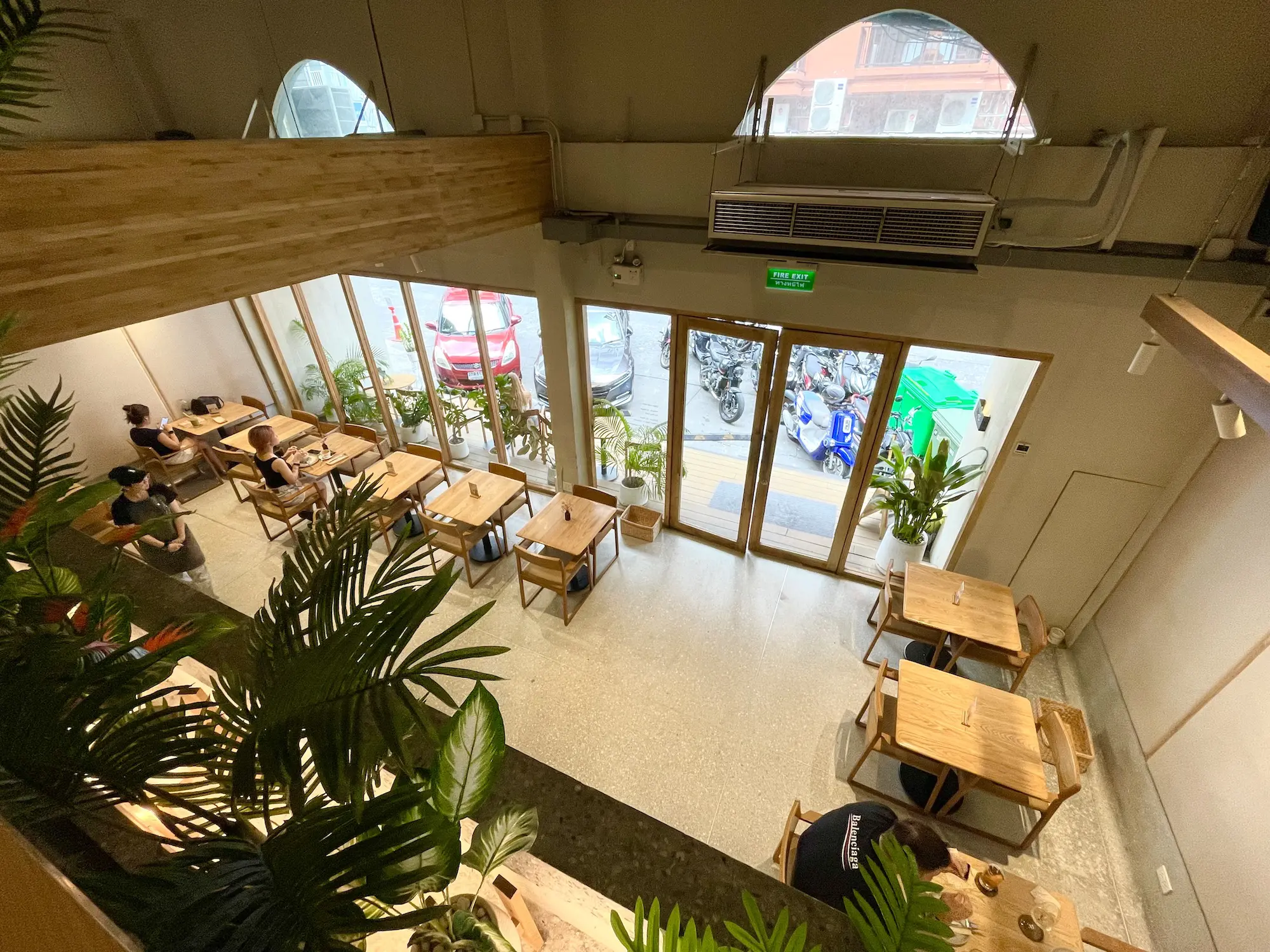 Sarnies Cafe Sukhumvit
