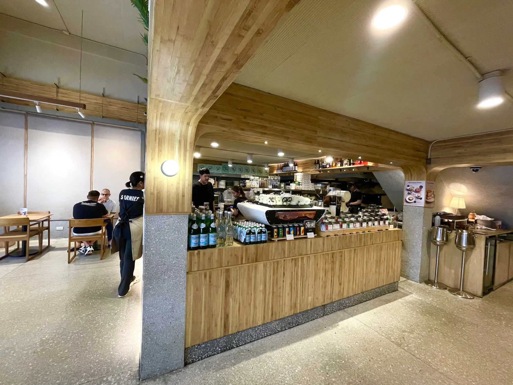 Sarnies Cafe Sukhumvit thumbnail 4