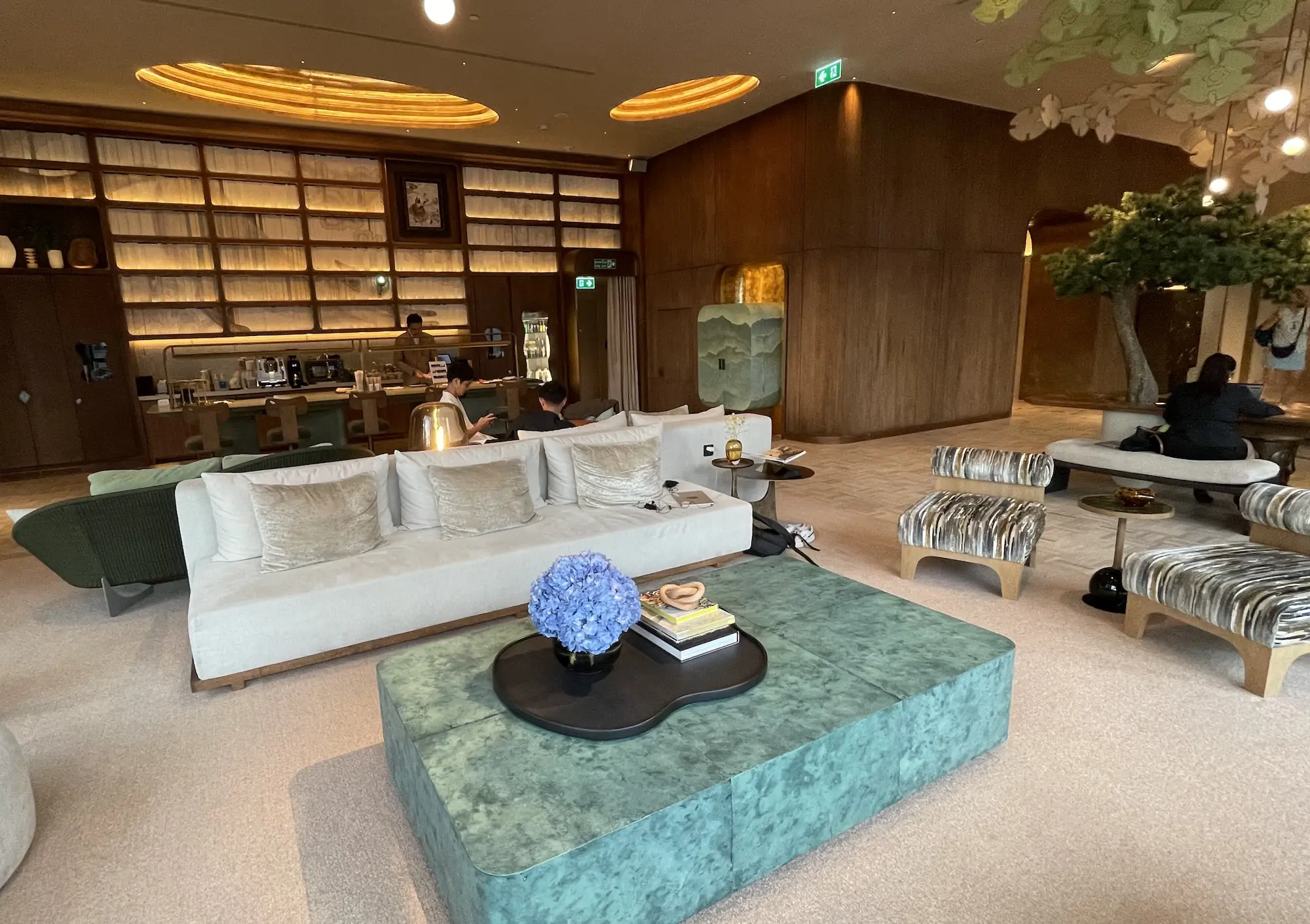 Kromo Hotel Lobby thumbnail 3
